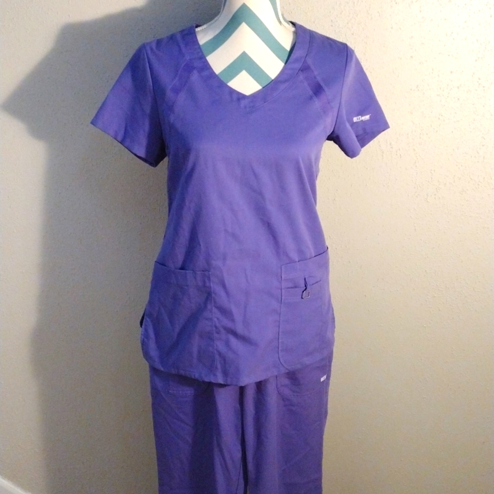 Purple S/M grey's anatomy scrub set
